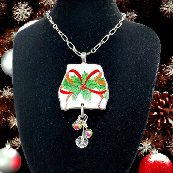 Artisan Jewelry - Broken Japan Bone China Artisan Pendant from Berries & Bows Wicks n Sticks Plate